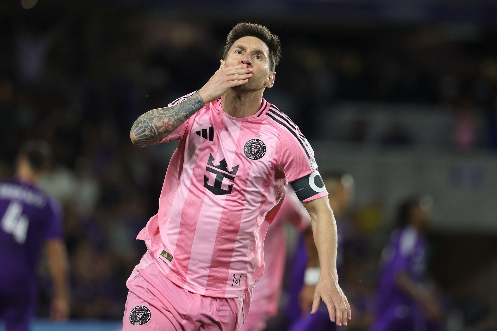 kaiyun.com-勿cue!每体:梅西受够了自己名字被用于巴萨竞选 他根本不想参与